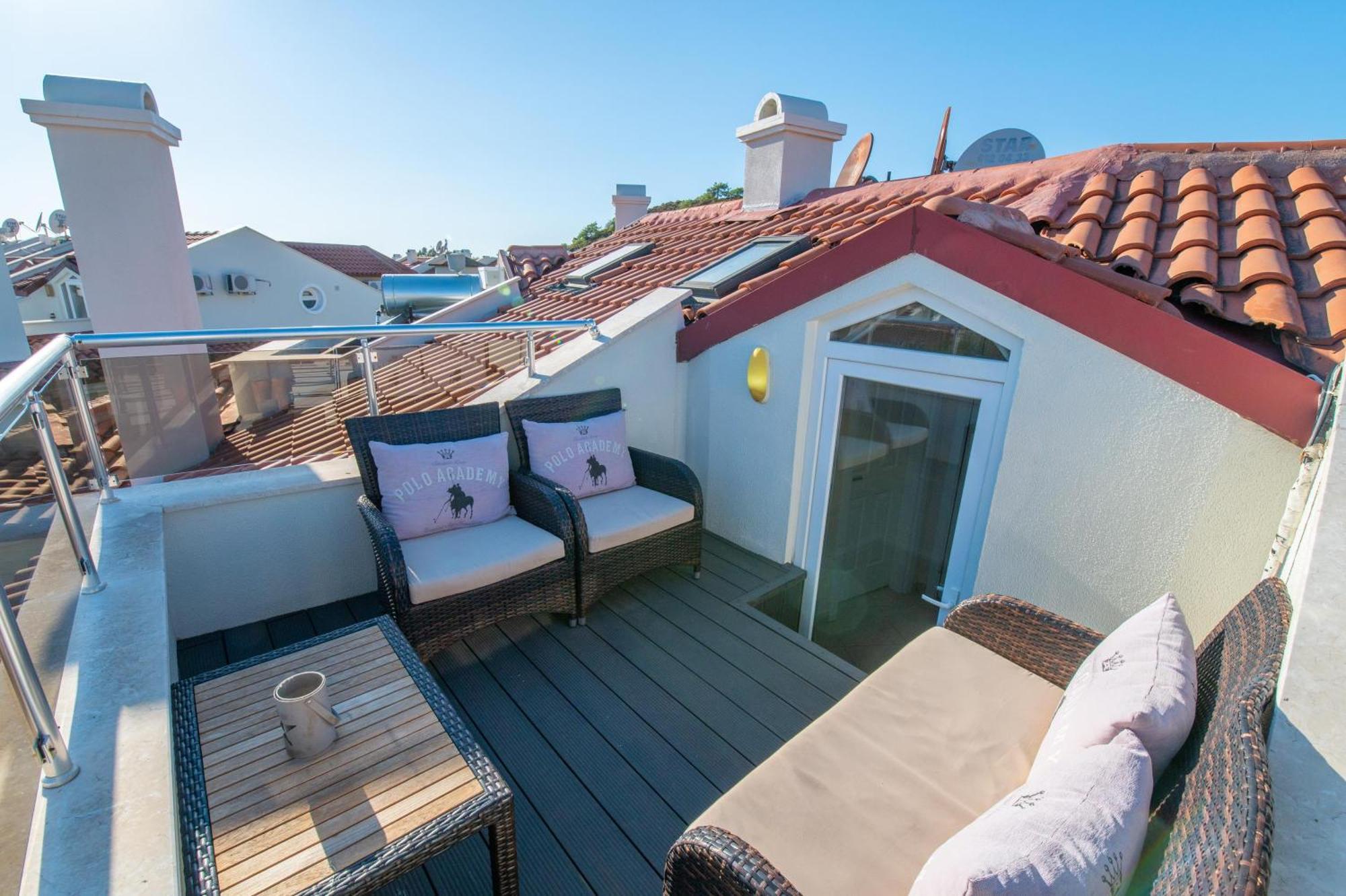 Sunset Club Aqua Lettings Apart Otel